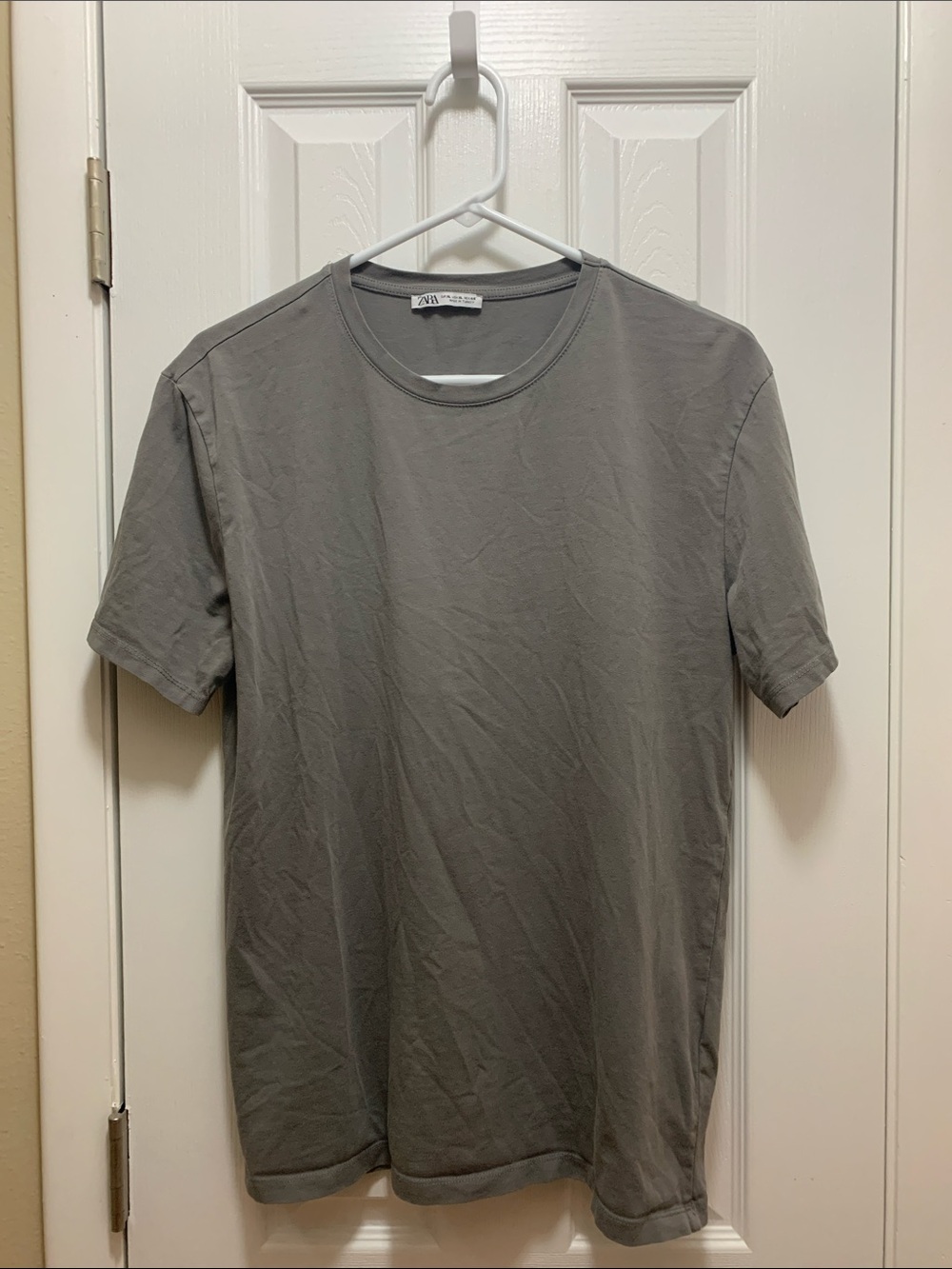 Zara Men's Short Sleeve Crew Neck T-Shirt in Gray